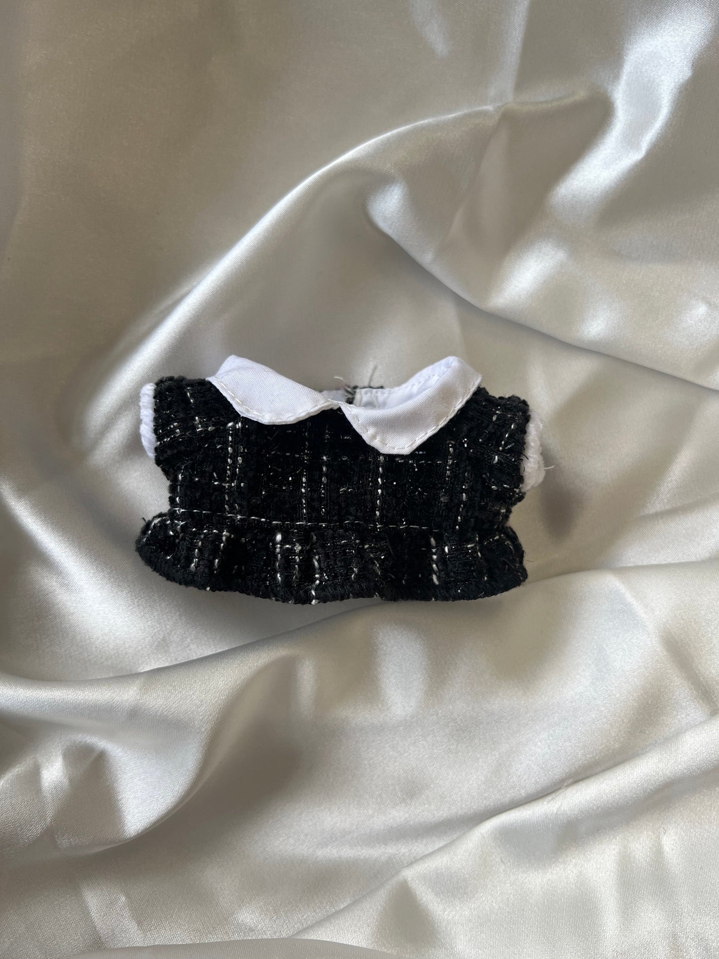 Labubu Tweed Elegance Set - Black Pearl Bow & Gold Brooch Detail