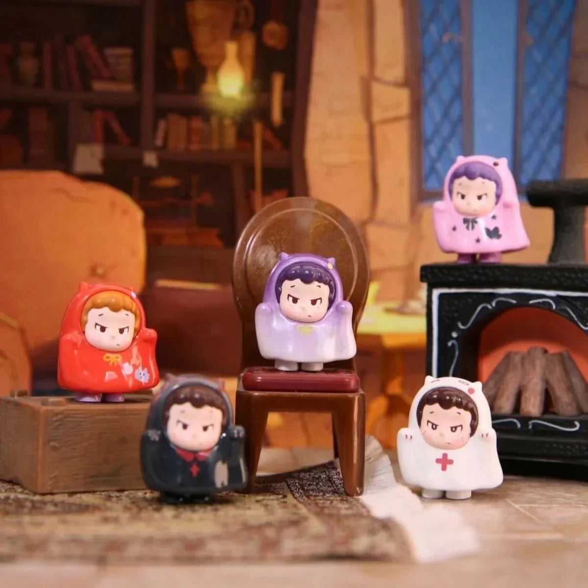 Piny Let's Hang Out Together Mini Beans Series Figures. Blind Bag