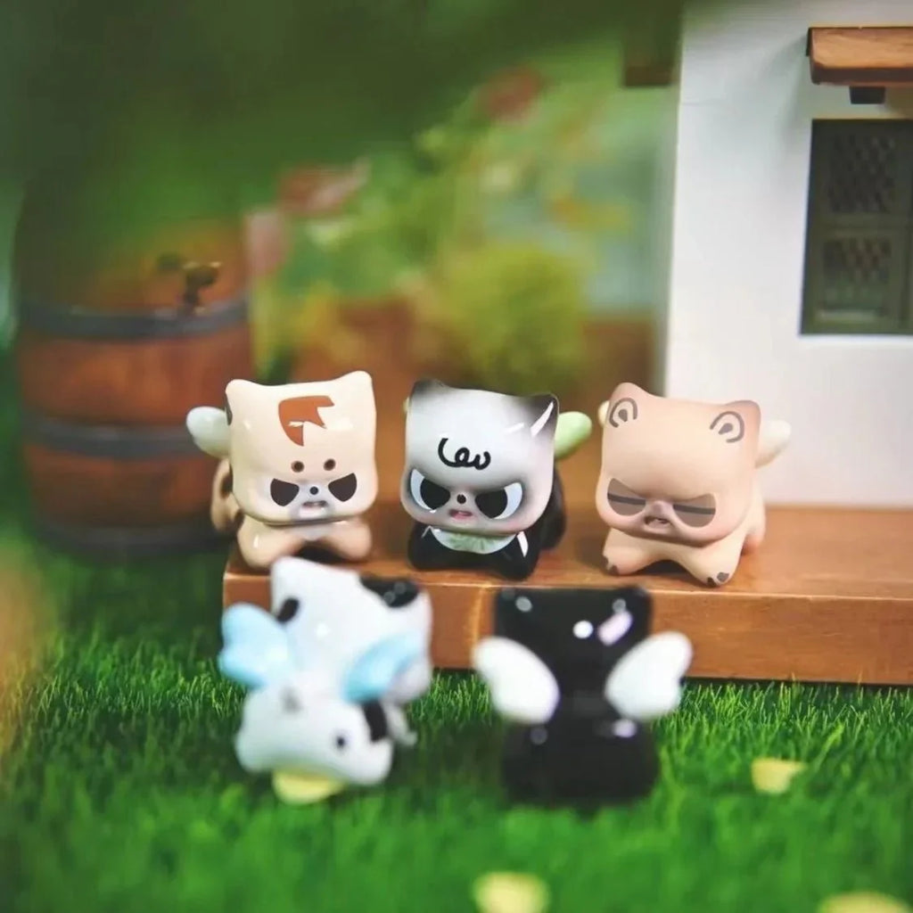 Cute Pitty On The Prowl Series Mini Beans Figures. Blind Bag
