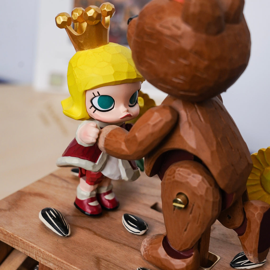 MOLLY Dancing with the bear 20th Anniversary Exhibition Limited Edition Figure