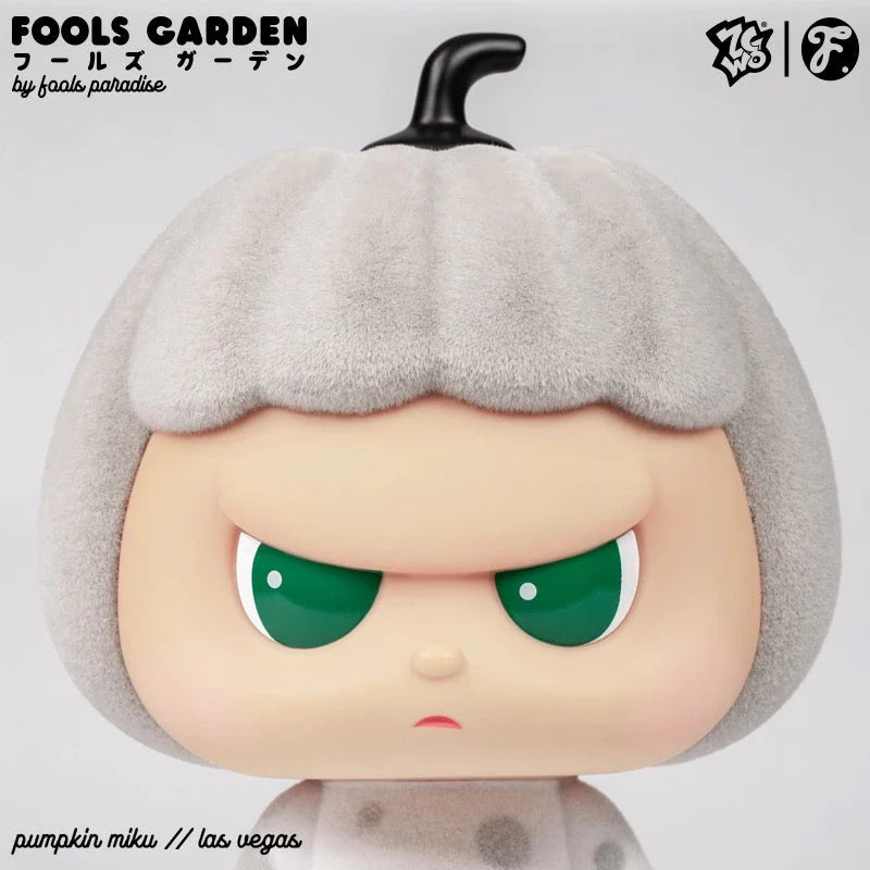 ZCWO Gray flocked pumpkin girl figure