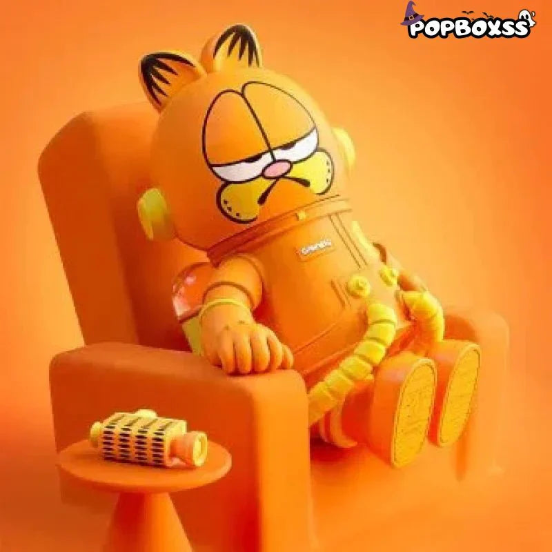 MEGA SPACE MOLLY 400% Garfield PVC Figure