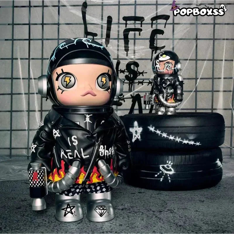 MEGA SPACE MOLLY 400% Trevor Andrew