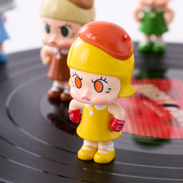 Angry Molly – Set de Mini Figura – Long Play 9