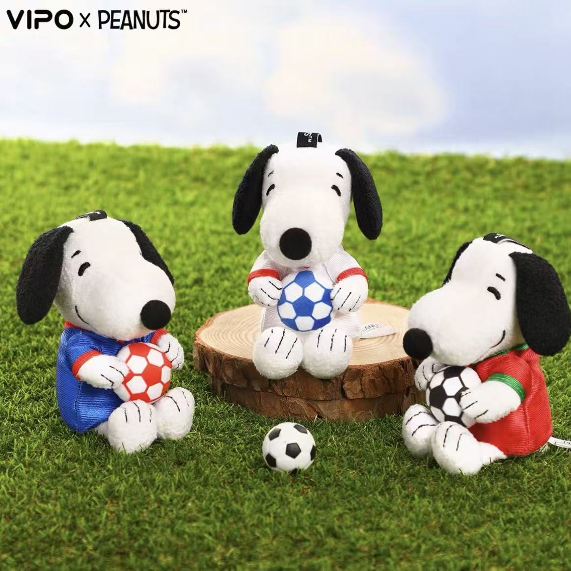 VIPO × PEANUTS Snoopy Football Series Plush Pendant Blind Box