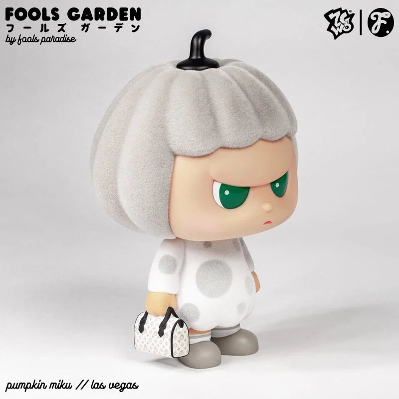 ZCWO Gray flocked pumpkin girl figure