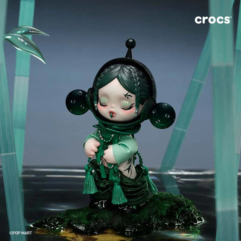 Skullpanda x CROCS OOTD Figure Pop Mart