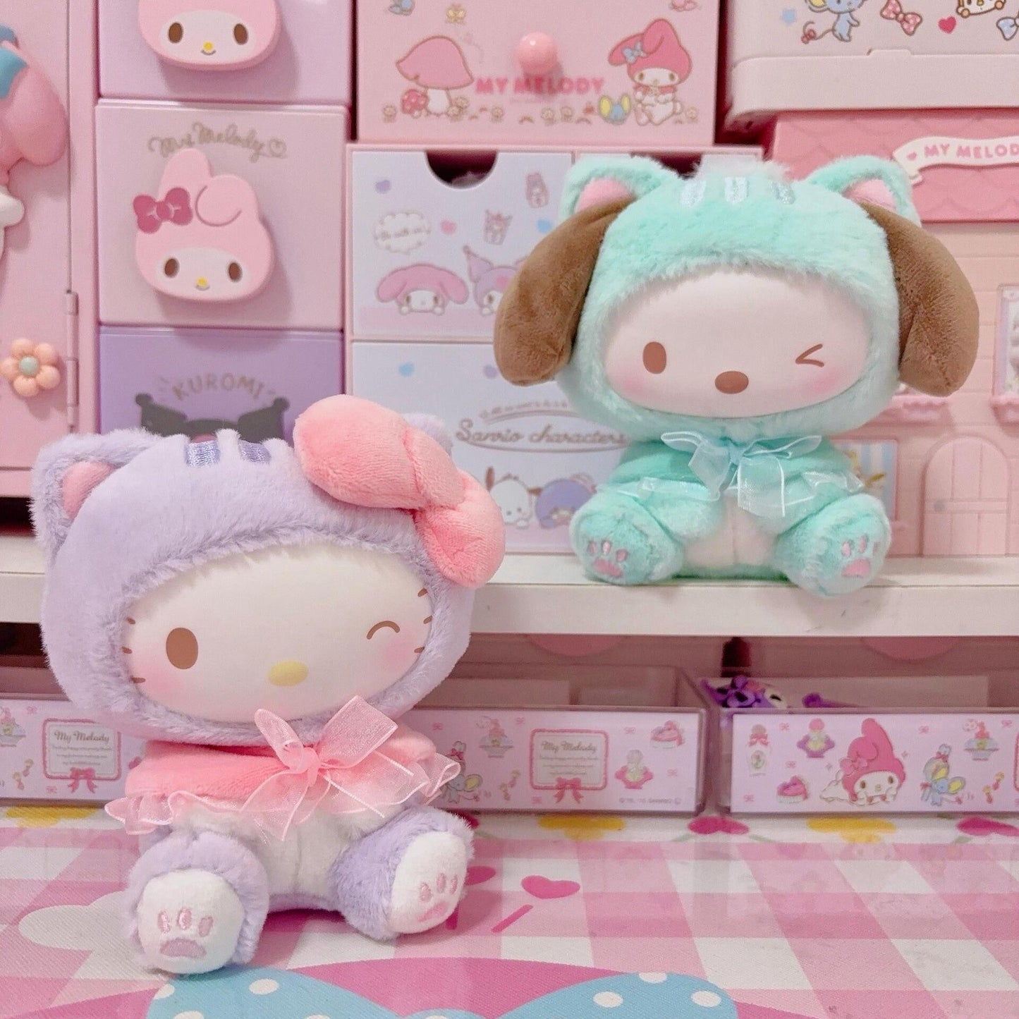 SANRI0 Characters Play With Kittens Series Plush Dolls. Blind Box