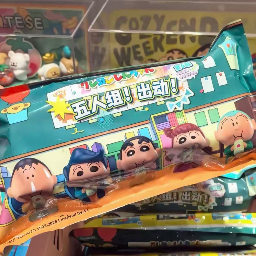 Crayon Shin-chan The five-person team mobilized blind box